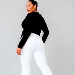 NWT SPANX Kick Flare White Pant. Size Medium